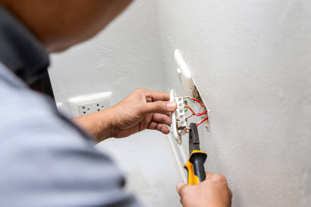 Best Electrical Outlet Repair  in Greenfield, IL